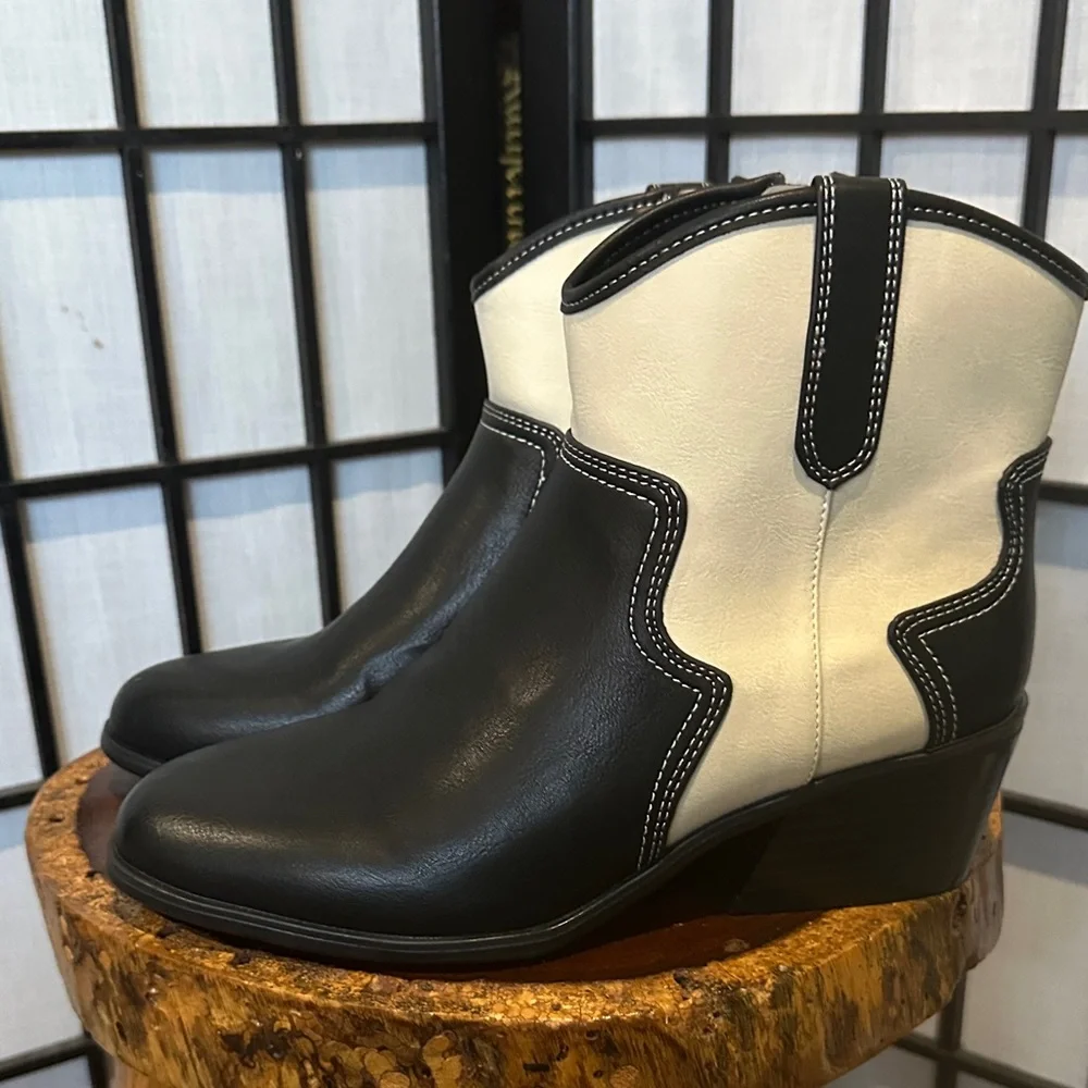 Dr. Scholl's Lasso Black and Cream Ankle Boots Worn Once 7